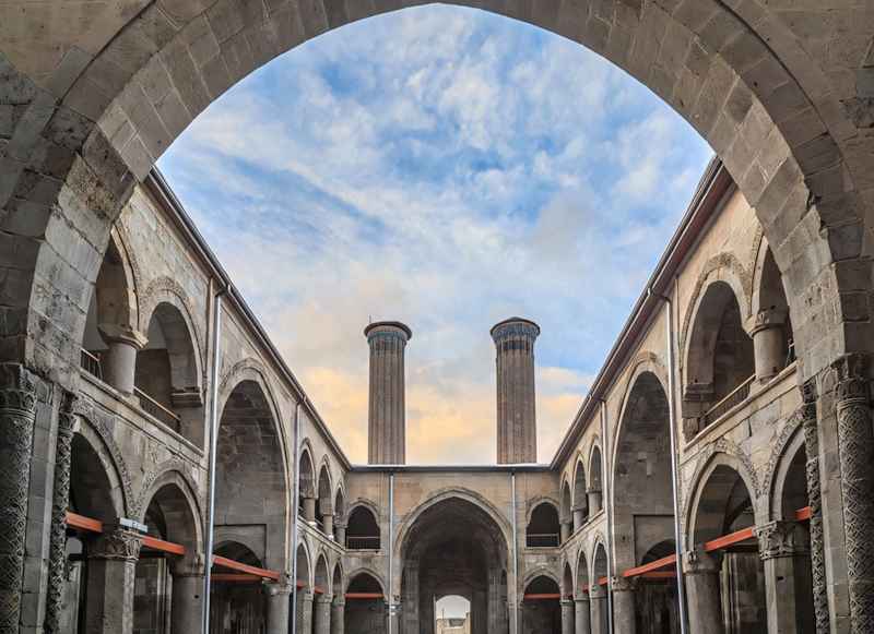 Erzurum Kültürel Miraslarına Taksiyle Ulaşım