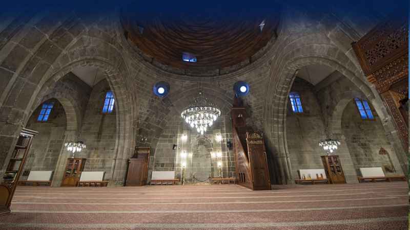 Erzurum Tarihi Camilerine Taksiyle Konforlu Ulaşım