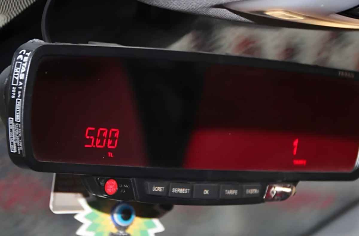 Türkiye'de Taksimetre Sistemi: Nasıl Çalışır, Ücretler ve Yolcu Hakları