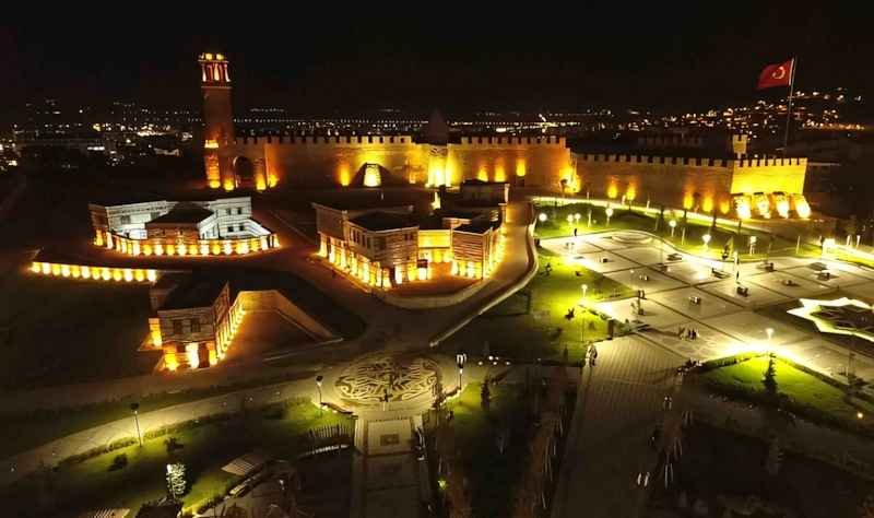 Üç Kümbetler ve Erzurum Evleri Taksiyle Kültürel Bir Gezi